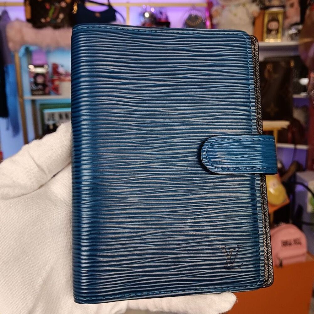 Louis Vuitton Blue Epi Leather PM Size Agenda Passport Holder - Picture 1 of 8